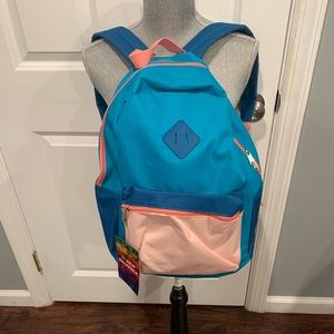 NWT 17” Backpack. Perfect for everyday use or kids use at school Loads of room!